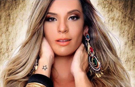 Musa fitness Denise Dias revela: ‘feliz e beijando muito’