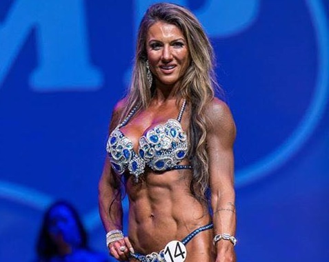 Atleta Elaine Ranzatto conquista títulos no Miami Pro