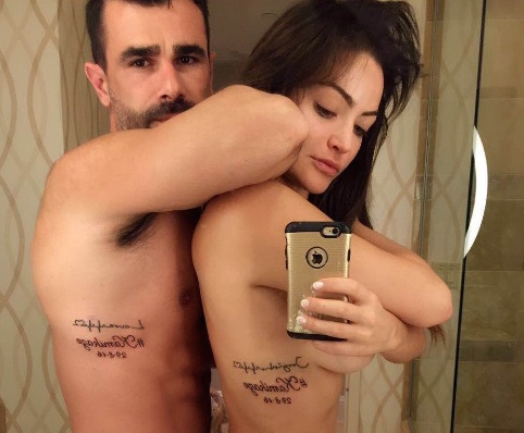 Laura Keller e Jorge mostram tatuagem em Las Vegas