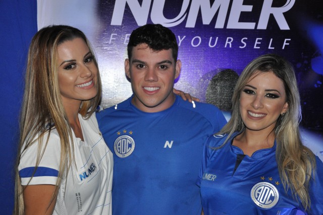 Arícia Silva lança uniforme do Confiança em Sergipe