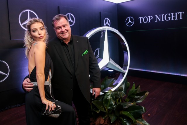 Luisa Possi e mais famosos conferem evento da Mercedes