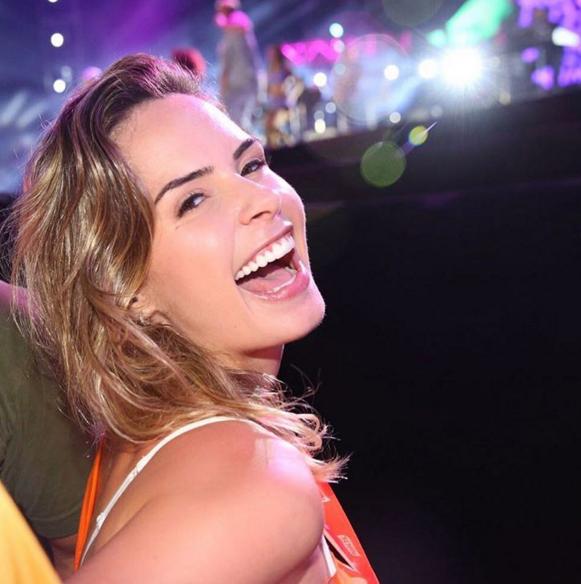 Ana Paula Renault abre o jogo sobre BBB17, carreira, família e sonhos