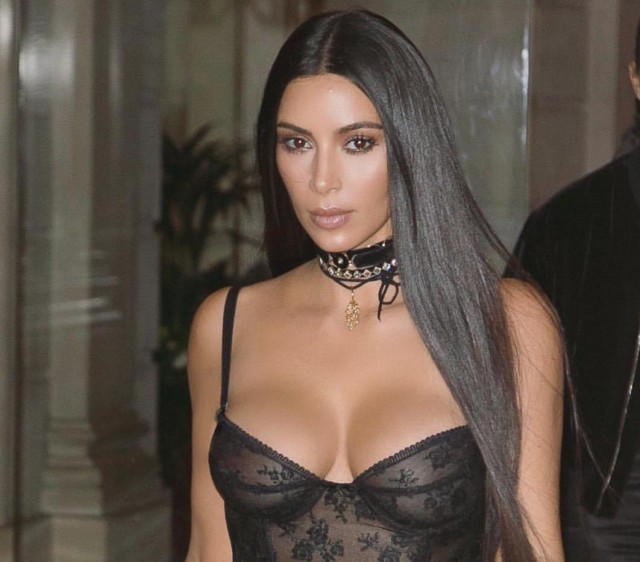 Kim Kardashian abusa de transparência