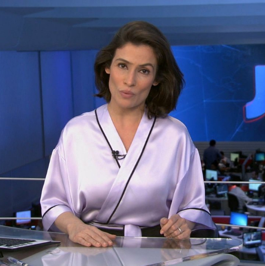 “Pijama” de Renata Vasconcellos no Jornal Nacional vira piada