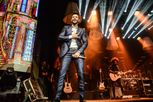 Gusttavo Lima empolga os fãs em show no Espaço das Américas