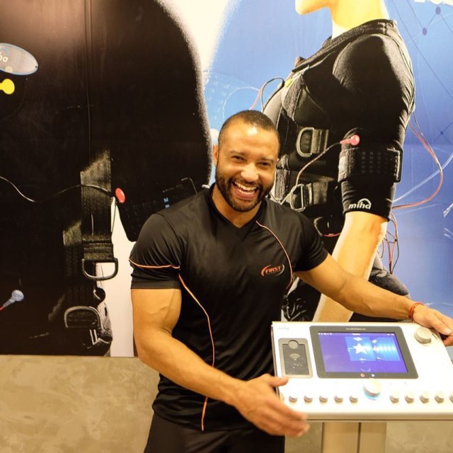 Personal Trainer de celebridades, Rafael Protein, é referencia no mercado utilizando tecnologia de eletroestimulação