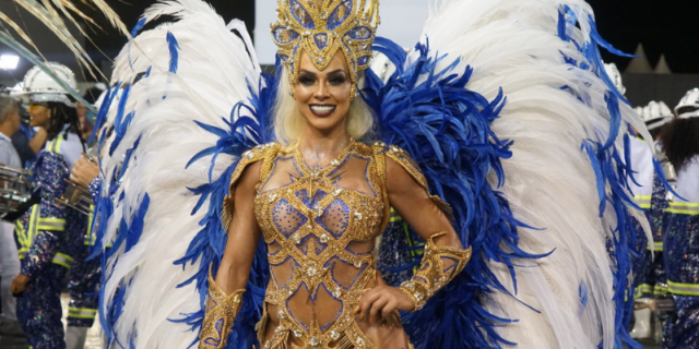 Renata Spallicci é cotada como a melhor fantasia do carnaval 2019