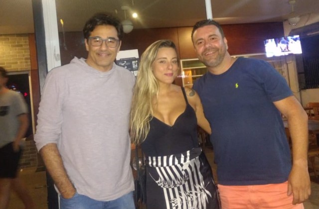 Luciano Szafir e esposa em jantar romântico no Rio