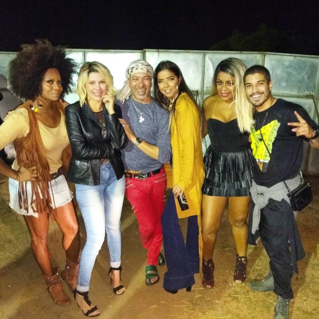 Famosos participam da festa do Peão “Rodeio Top” em Bofete