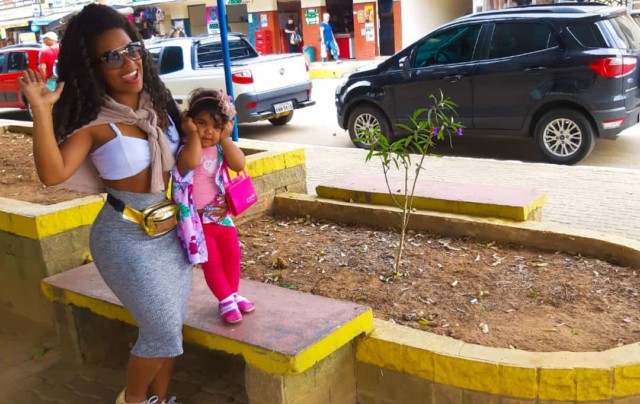 Caroline Lima viaja em comemoração ao 2º ano de sua filha