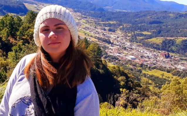 Ana Eliza Bussolo passa férias com a família na Serra Catarinense