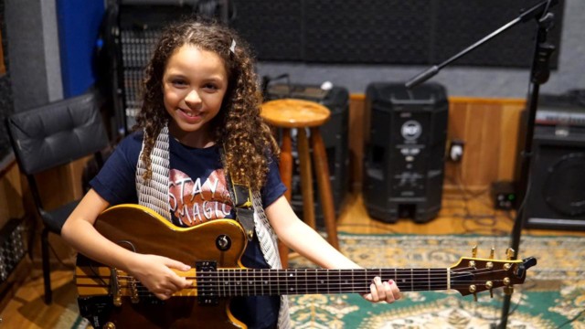 Thaís Oliveira e Giovanna Liberal gravam música ‘As Tagarelas’