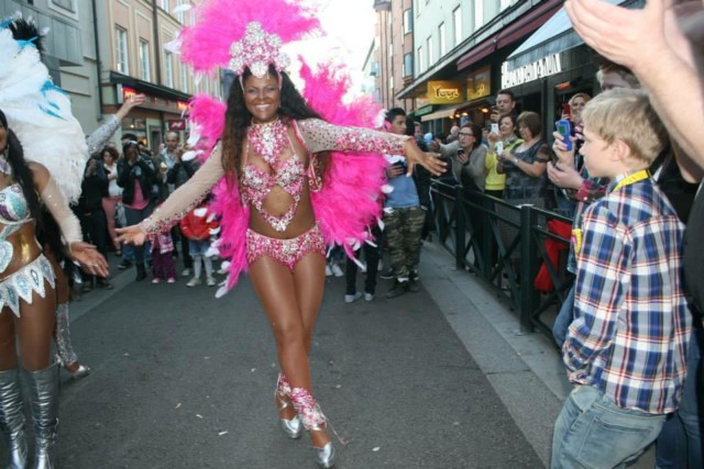 Rainha do carnaval da Suécia será musa na folia de São Paulo