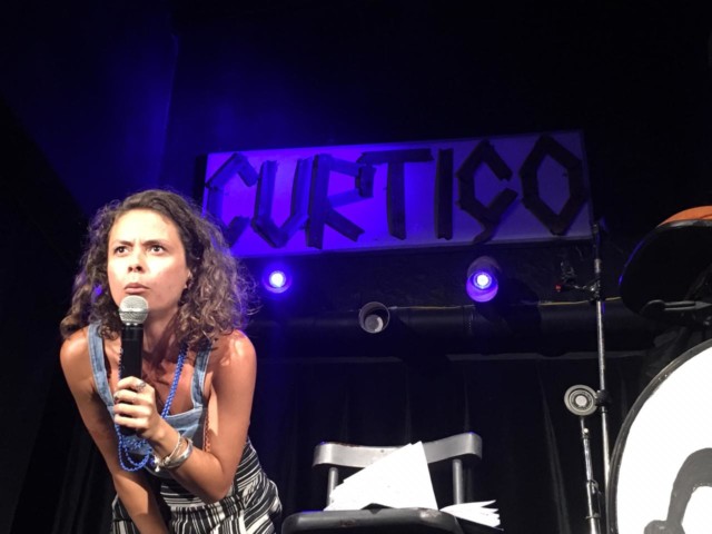 Comediante Vivi Cataldi se apresenta na Zona Norte do Rio