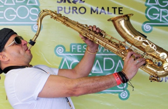 ESDRAS DE SOUZA, O SAXOFONISTA DO CARNAVAL