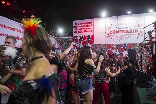 Com vista para o recuo da bateria camarote em São Paulo é favorito pelos Sambistas