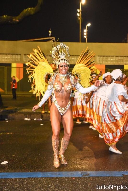 Musa do Rio Grande do Sul estreia no carnaval carioca: “Que lugar incrível!”