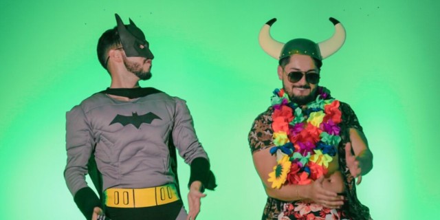 “Chama o Batman” é a nova música de Sandro e Cícero