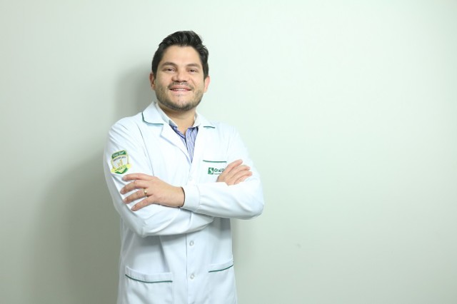 Conheça o dentista Dr. Juliano Máximo que apresenta estratégias de tratamentos odontológicos