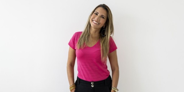 Ester Gomes convida para um bate-papo em sua live com a atriz Cristiane Machado