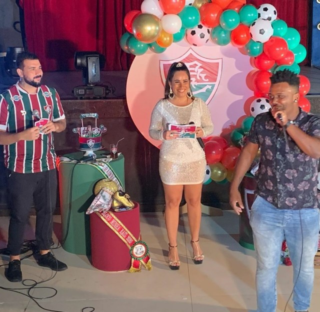 Lívia Portella recebe convidados especiais na live “Parabéns Fluzão”