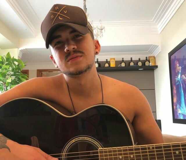 Sertanejo faz declaração surpreendente e choca os fãs,“Tem que respeitar”