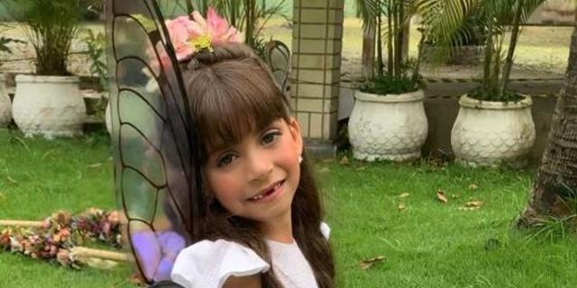 Modelo mirim, Sophia Braz, estrela mais uma campanha para ‘Pin Vestidos’