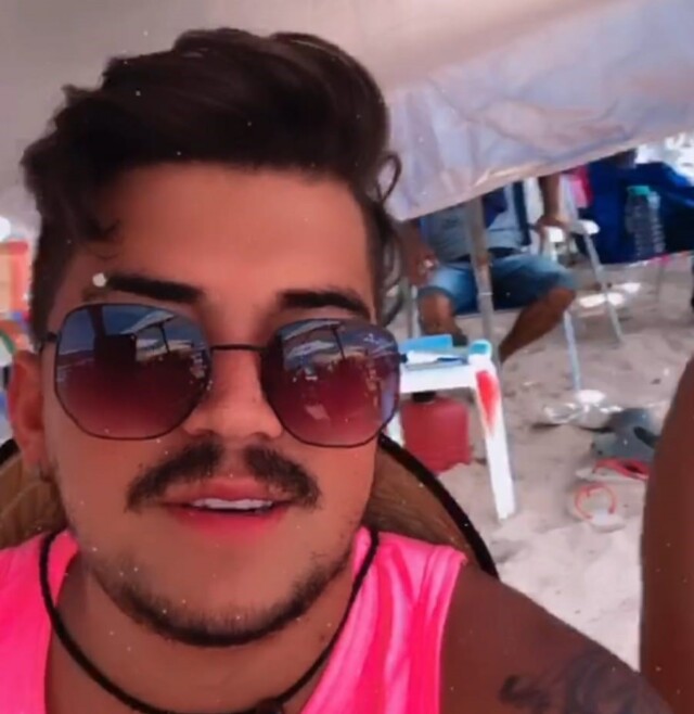 Sertanejo compartilha vídeo dançando com fãs na praia!