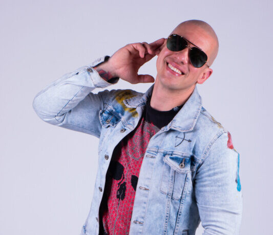 Dj Max Toretto se destaca na noite paulistana