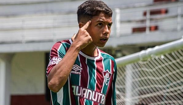 Inspiração no Esporte: Atleta Tricolor Tiago Marques inspira molecada com desempenho acima da média