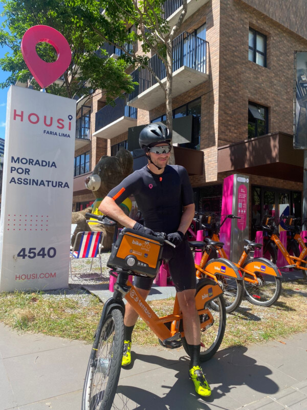 Tembici e Housi inauguram “Estação Rosa” de Bike Itaú na Faria Lima ao som de DJ Pedretti