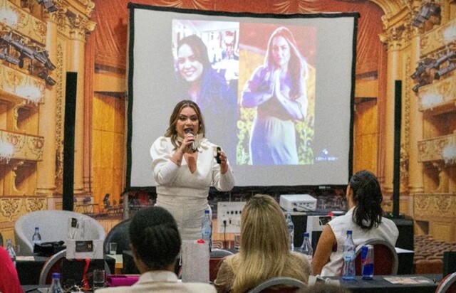 Crys Calero: Mentora de Mulheres Girassóis: elevando a potência feminina para o sucesso empreendedor