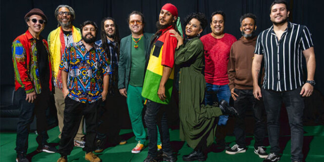 Cássia Reggae se apresenta em São Paulo com participação especial de Chico Chico